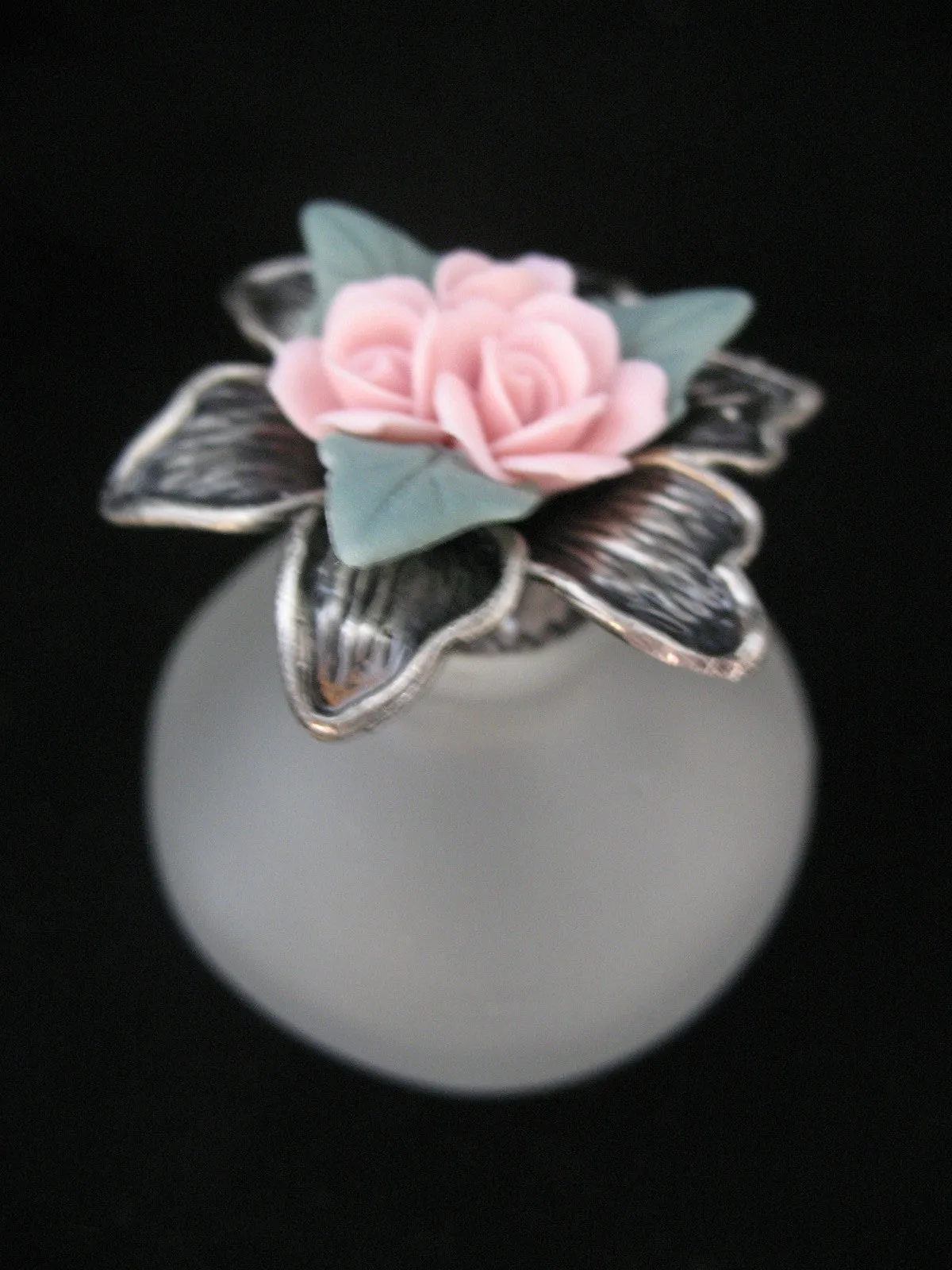 AVON NEW 2001 VICTORIAN PERFUME FRAGRANCE Empty GLASS BOTTLE ROSE ROSES Floral SILVER PEWTER Collectibles Bottles