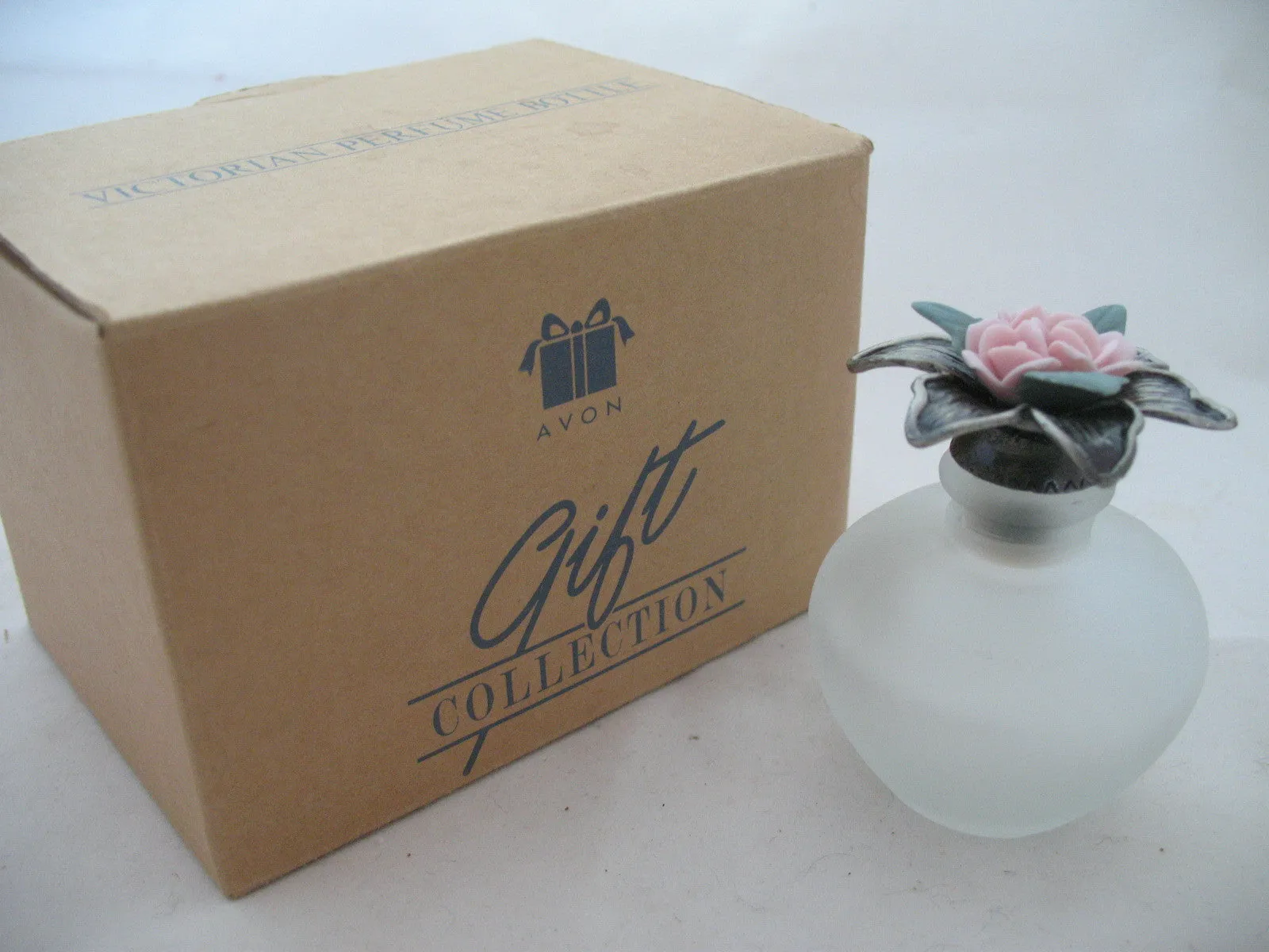 AVON NEW 2001 VICTORIAN PERFUME FRAGRANCE Empty GLASS BOTTLE ROSE ROSES Floral SILVER PEWTER Collectibles Bottles
