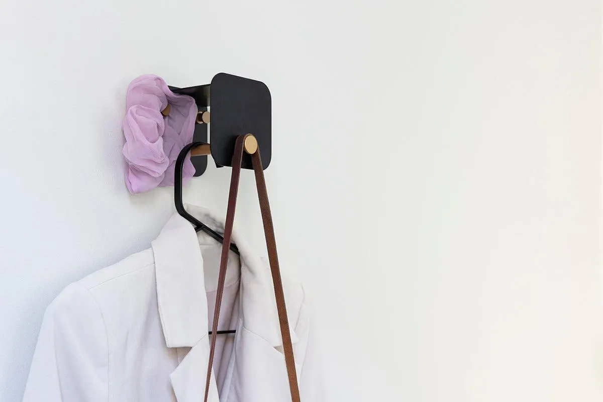 Hang In There Wall Hanger (2/Set)